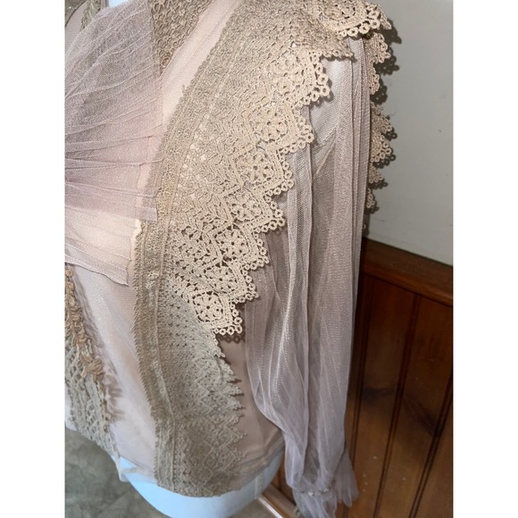 Womens Molly Bracket Sheer Overlay Embroidered Peasant Blouse - Picture 2 of 7